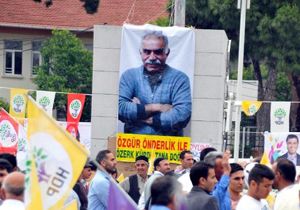 MHP adayından Öcalan posteri çıkışı