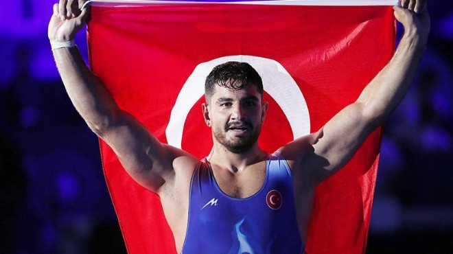 Milli güreşçi Akgül, 11. kez Avrupa şampiyonu!