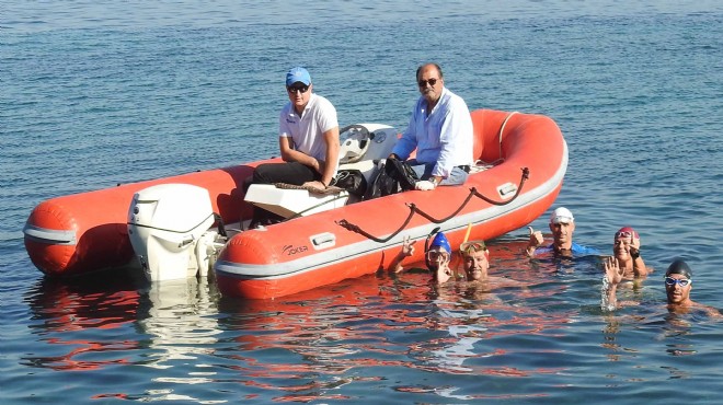 Milli yüzücülerden İzmir de deniz dibi temizliği