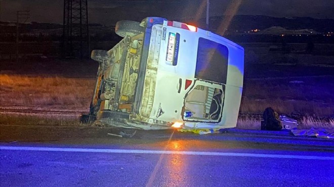 Minibüs devrildi: 7 kişi yaralandı