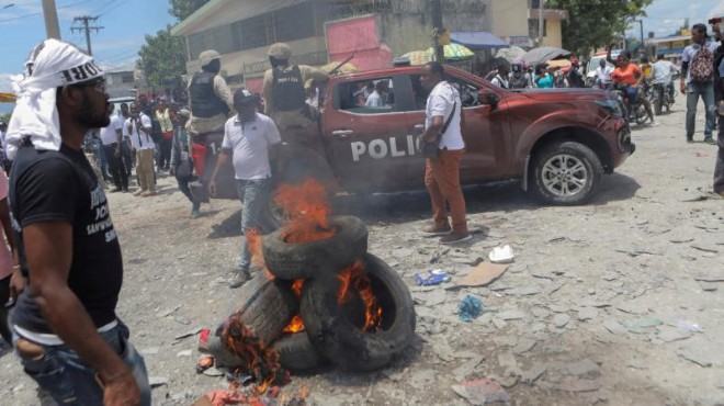 Minibüse silahlı saldırı: 10 kişi öldü