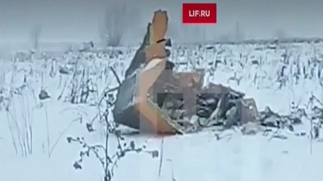 Moskova da yolcu uçağı düştü: 71 ölü!