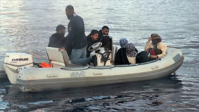 Muğla açıklarında botta sürüklenen göçmenler kurtarıldı
