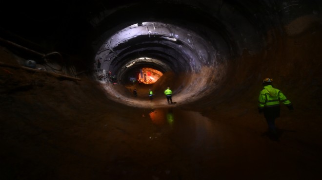 Narlıdere Metrosu 5. viteste:  İlk ışık  göründü