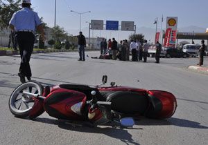 İzmir de feci kaza: 1 ölü 1 yaralı
