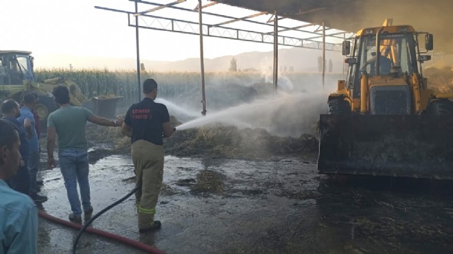 Ödemiş te çiftlik deposunda yangın çıktı: 40 ton saman yandı!
