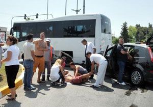 İzmir in sanatçıları Antalya da kaza yaptı: 5 yaralı