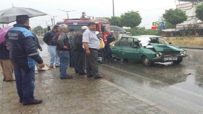 Otomobil duran askeri araca çarptı: 1 ölü, 4 yaralı