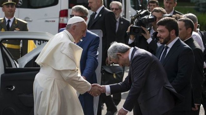 Papa Francis bir kez daha ‘soykırım’ dedi!