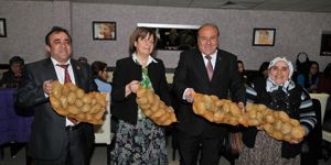 CHP’li Güven’e patatesli 8 Mart kutlaması 