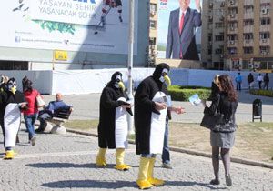 CHP İzmir den penguen maskotlu propaganda!