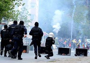 Beşiktaş ta müdahale: Eylemci bıçaklandı, vekiller yaralı! 