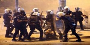 Kadıköy de polis müdahalesi: Müzikle başladı gazla bitti
