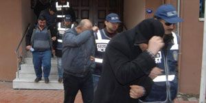 İzmir merkezli  posta  operasyonu: 70 gözaltı