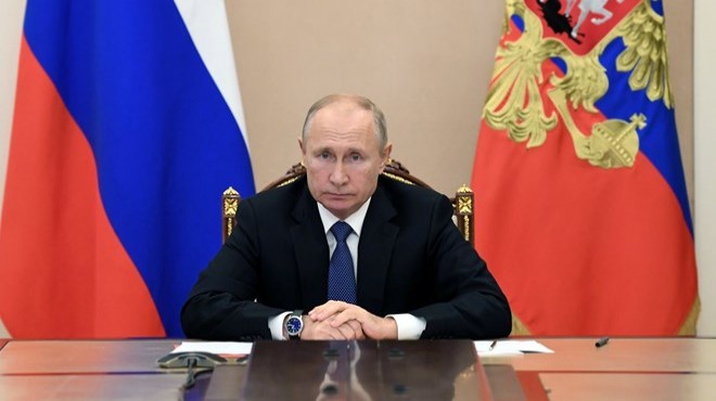 Putin den Rusların yurt dışı tatiline yeşil ışık