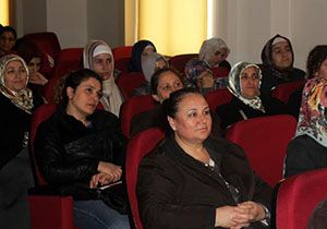 Karabağlarlı kadınlara enerji tasarrufu semineri 