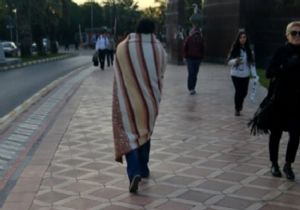 İzmir’de Twitter iddiasının hazin sonu: Okula battaniyeyle gitti! 