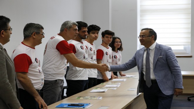 Robot olimpiyatlarında Türkiye yi İzmirli öğrenciler temsil edecek