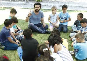 Bornova nın tiyatrocuları Somalı çocuklarla buluştu