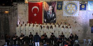 Antakya Medeniyetler Korosu ndan anlamlı konser