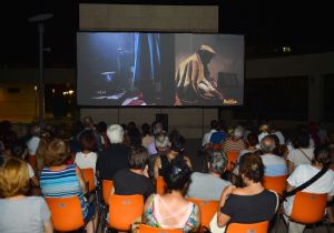 Adnan Saygun’da ‘yaz sineması’ keyfi 
