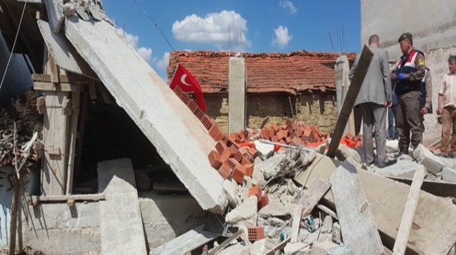 Samsun da traktör garajı inşaatı çöktü: 3 ölü