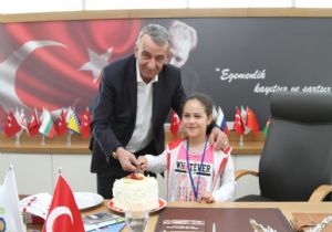 Başkan Şenol’dan Azeri Hayat’a ‘hayatının sürprizi’