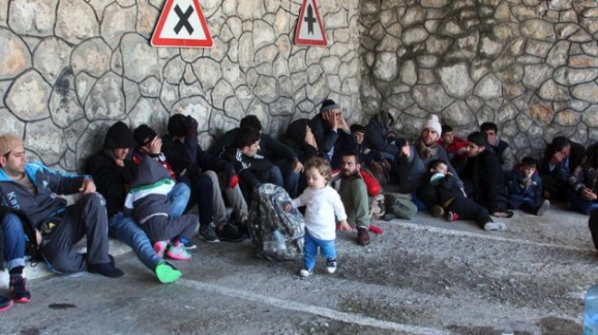 Seferihisar da 48 düzensiz göçmen yakalandı