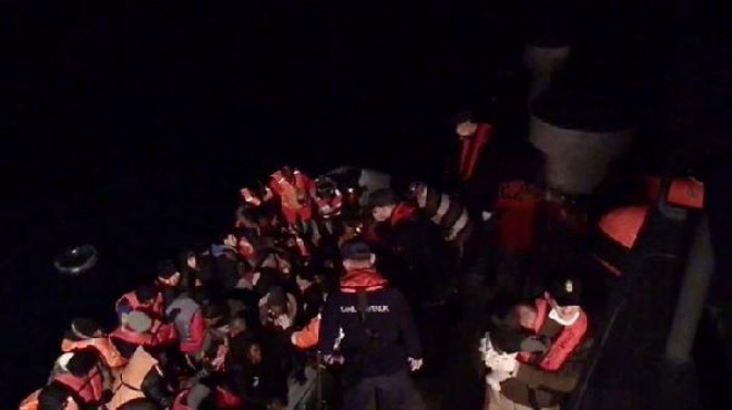 Seferihisar da 64 kaçak göçmen yakalandı