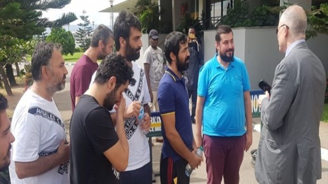 Serbest bırakılan Türk gemiciler Büyükelçilikte