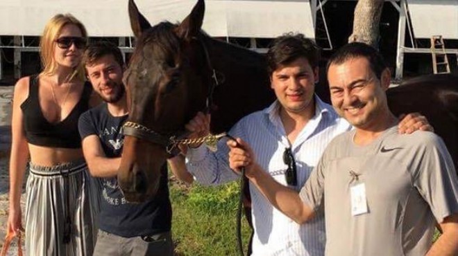 Serdar Ortaç şarkı verdi yarış atı aldı!