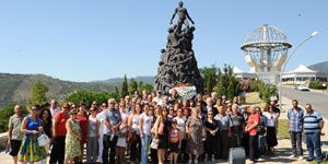 Karşıyaka 35 aydını 2 Temmuz Anıtı nda andı