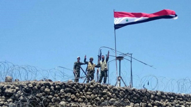 Suriye ordusu Münbiç e girdi, bayrak çekti!