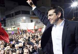 Dünyanın konuştuğu adam: Alexis Tsipras kimdir? 