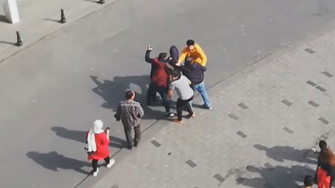 Taksim Meydanı nda  Fotoğrafımı paylaştın  kavgası
