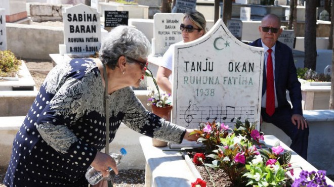 Tanju Okan Urla da mezarı başında anıldı