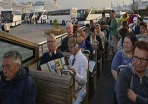 İzmir’i turistler bastı! 