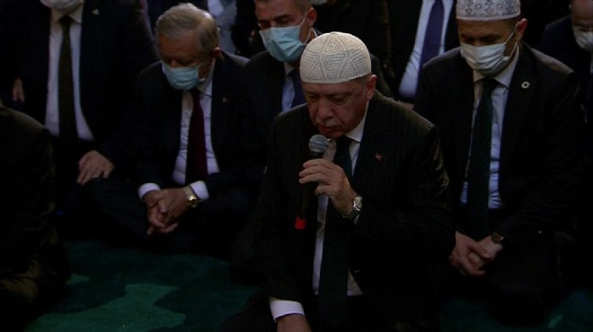 Erdoğan Ayasofya da: Namaza 350 bin kişi geldi