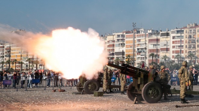 Tarihi gün: İzmir de 101 pare top atışı!