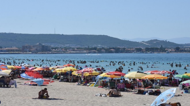 Tatilciler Ilıca Plajı na akın etti