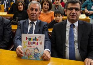 HDP’li vekilden Davutoğlu’na hediye: Kürtçe çocuk kitabı 