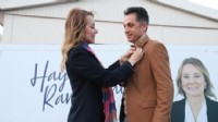 İYİ Parti'den CHP'ye 80 kişilik katılım: Parti rozetini Mutlu taktı