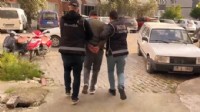 İzmir'de eş zamanlı baskınlar: 13 gözaltı!
