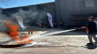 İzmir'de İbrahim Büyükak'a yangın söndürme eğitimi