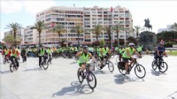 İzmir'de pedallar sağlıklı yaşam için çevrildi!