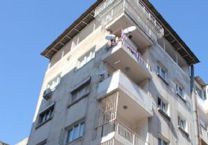 İzmir’de korkunç son: 4.kattan ölüme atladı 