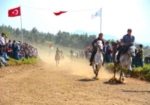 Rahvan atlar Torbalı’da yarıştı 
