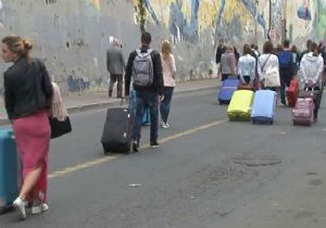 Turistlere 1 Mayıs işkencesi: Bavulla zorlu yolculuk! 