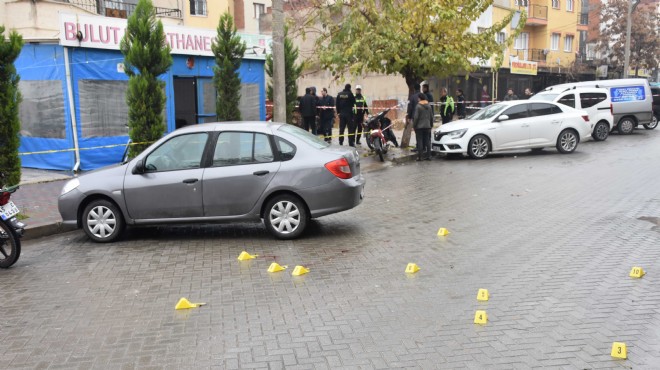 Turgutlu da kanlı düello: Kahvehanede silahlar, bıçaklar konuştu!