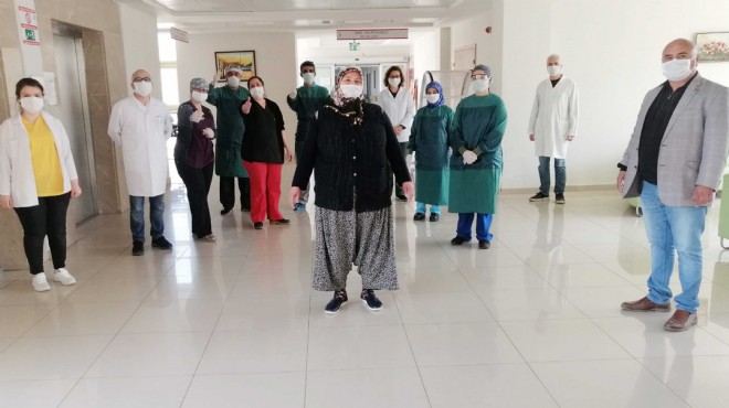 Turgutlu da virüsü yenen 3 hasta alkışlarla taburcu edildi